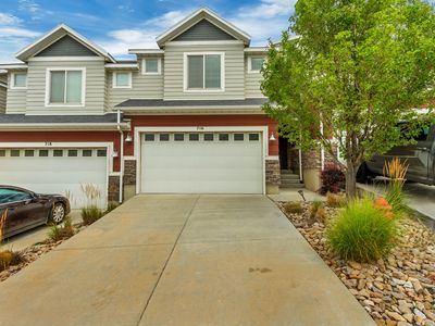 716 W Broad Stripes Dr