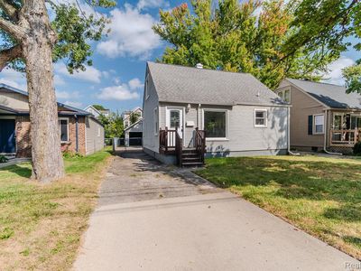 845 E 14 Mile Rd