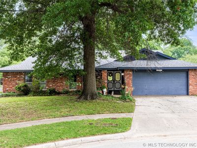 3000 E Indianola St
