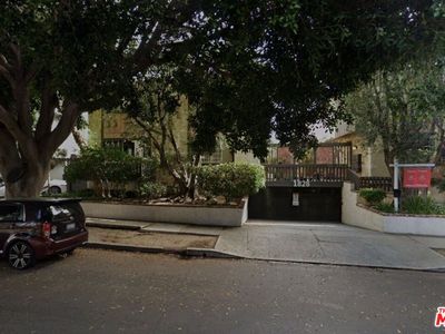 1828 Barry Ave APT 4