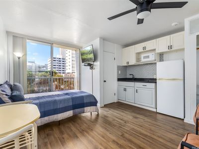 249 Kapili St APT 402