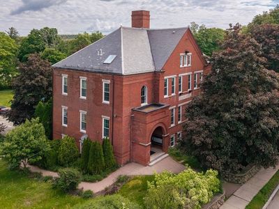 160 Salem St APT 201