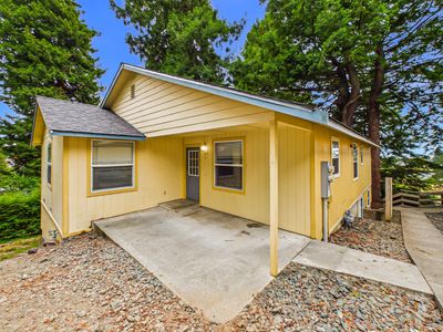 377 Evergreen Ave