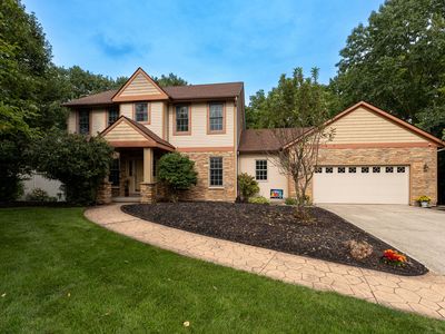 1621 Falcon Crest Dr NE