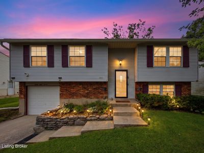 8811 Running Fox Cir