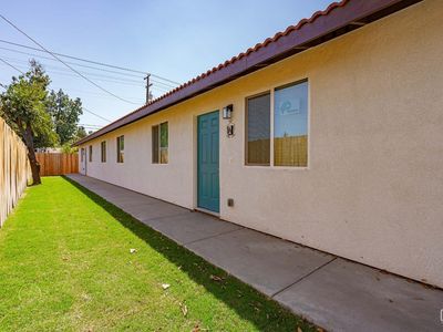 212 E Moneta Ave