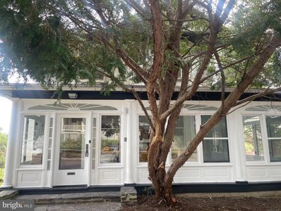 140 E Walnut St
