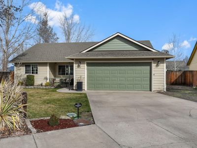 655 NE Fieldstone Ln