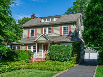 39 Essex Ave