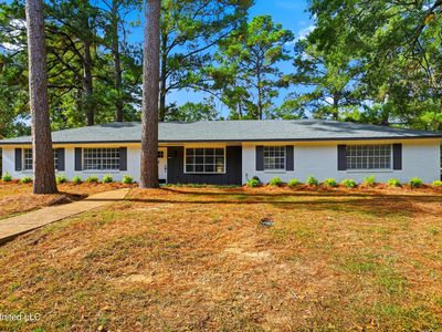 33 Pebble Hill Dr