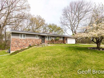 4145 Eleven Mile Rd NE