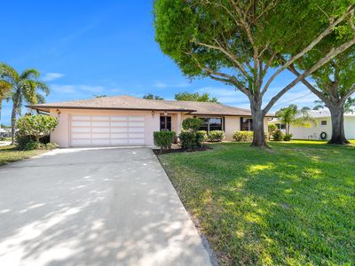 2201 SE Sidonia Street