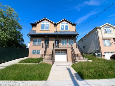 77 Perry Ave
