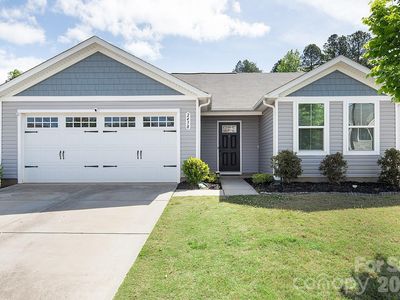 2458 Thorn Spring Ln