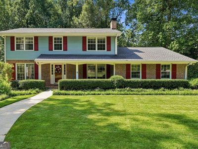 2820 Briarglen Dr