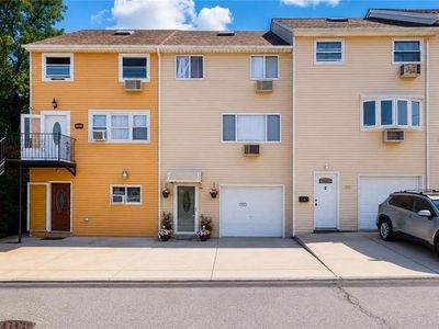 103 Clark Ln
