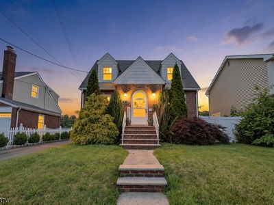 1312 Dewitt Ter