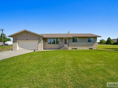 4013 E 107 N