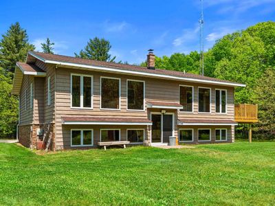 2401 LAKEVIEW DRIVE