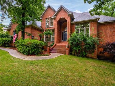 5 Lakewood Dr