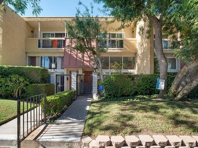 Property at 17815 Margate St, Encino, CA