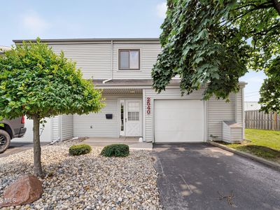 2540 W Village Dr