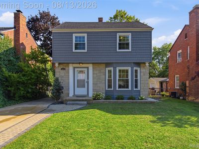 Property at 2073 Van Antwerp St, Grosse Pointe Woods, MI