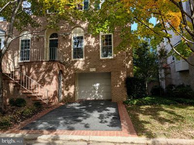 8904 Barrowgate Ct
