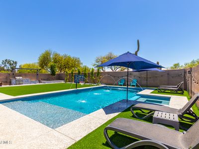 7329 E Tailfeather Dr