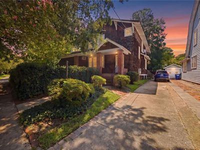 931 Jamestown Cres