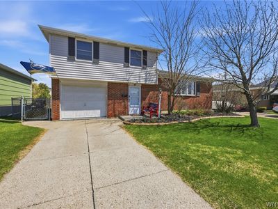 46 Lucy Ln