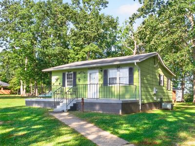 Property at 1360 Running Deer Dr, Keswick, VA