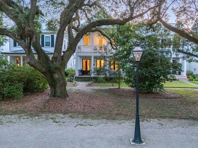 1056 Avenue Of Oaks