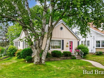 952 Frederick Ave NW