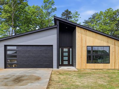 1081 Country Club Rd