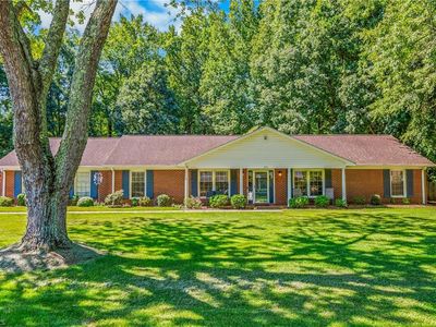216 Vancouver Ct