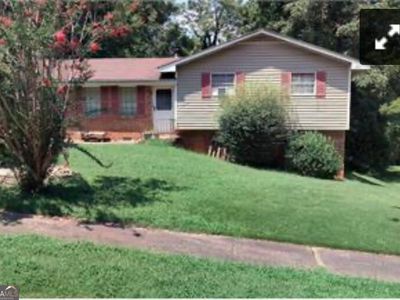 1207 Bell Ave