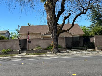 1629 College Ave