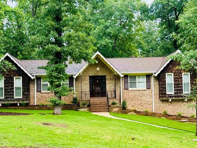 2645 Foothills Dr
