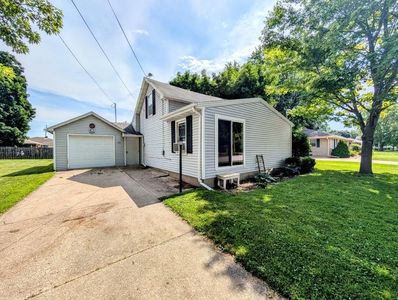 725 Main St