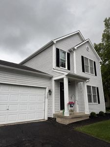 1537 Mallard Cir E