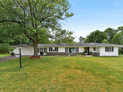 33 Greenbriar Dr
