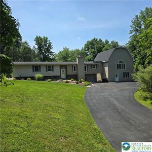 Property at 226 Circle Dr S, Saylorsburg, PA
