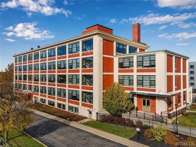 2917 Main St Unit 300