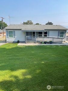Property at 327 Beach Street, Pateros, WA