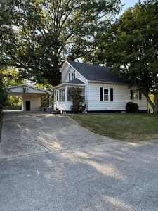 8 N Linwood Dr
