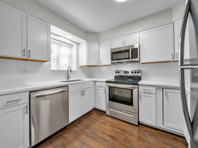 5043 Les Chateaux Dr #214