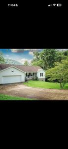 302 Hickory Rd