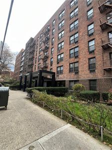 35-20 Leverich St #B421