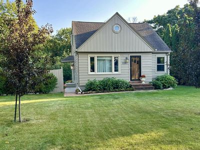 2207 West Grange AVENUE